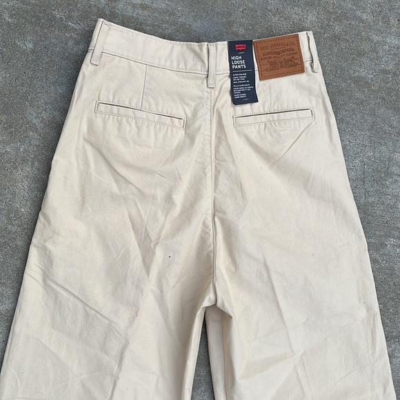 NWT Levi’s Premium Pleated High Loose Khaki Tan Pants - Picture 4 of 7